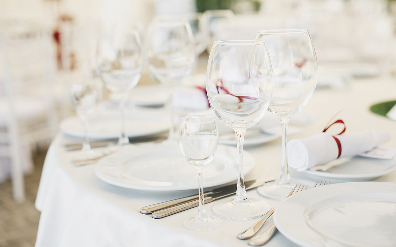 wedding plates and glasses
